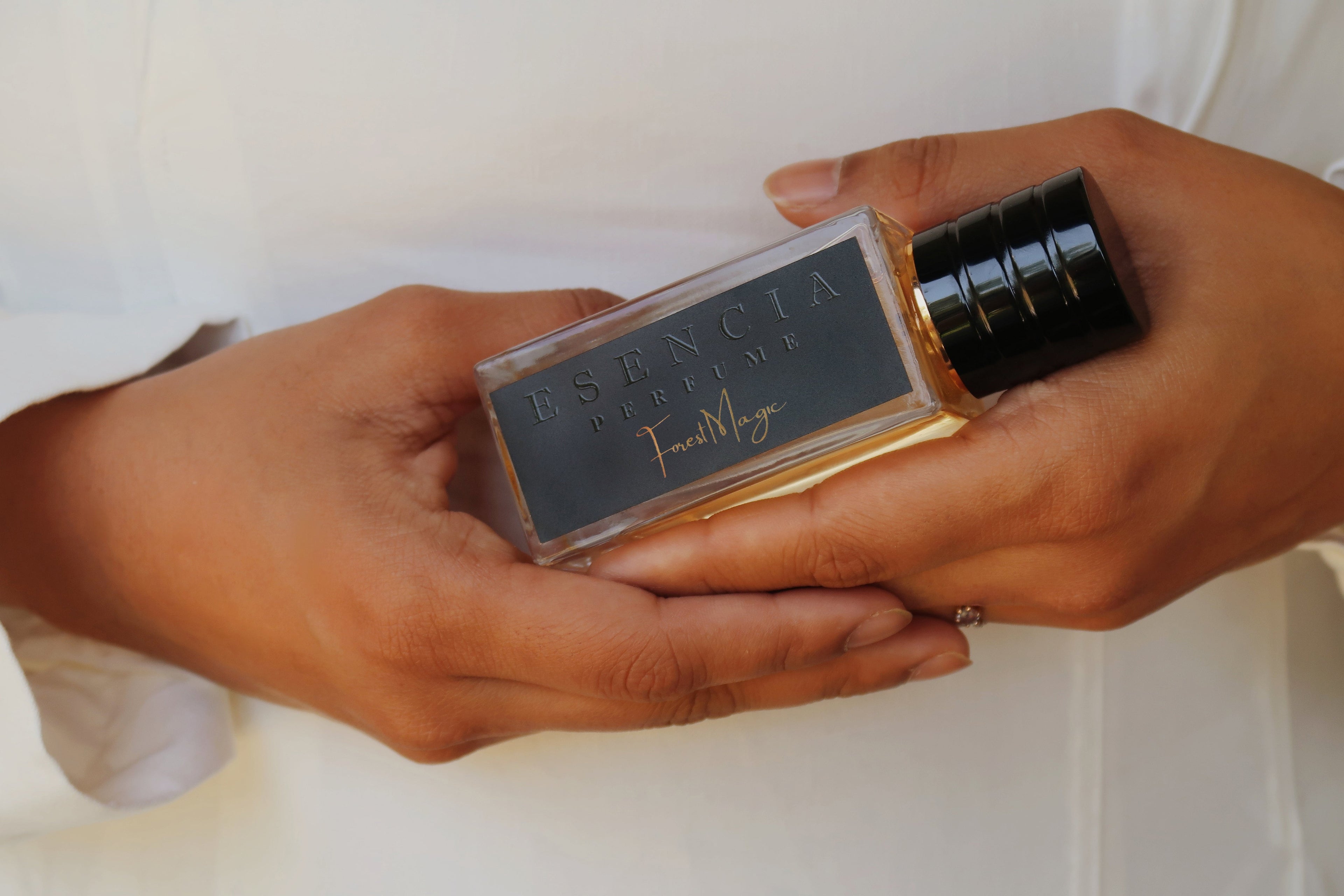 7 Best Winter Perfumes to Try | Top Fragrances for Cold Weather